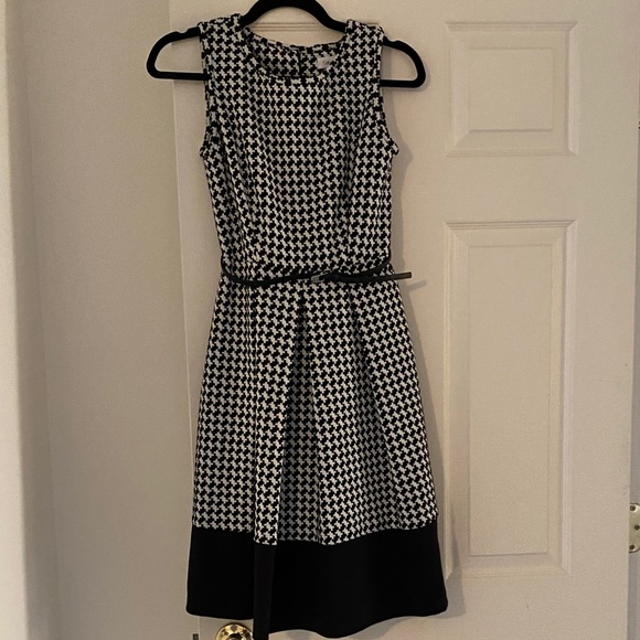 Calvin Klein Dresses & Skirts - NWOT Calvin Klein Black and White Houndstooth Midi Dress